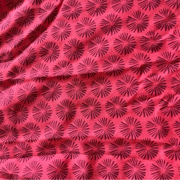 Banana Republic red one shoulder blouse, M - Picture 5 of 7